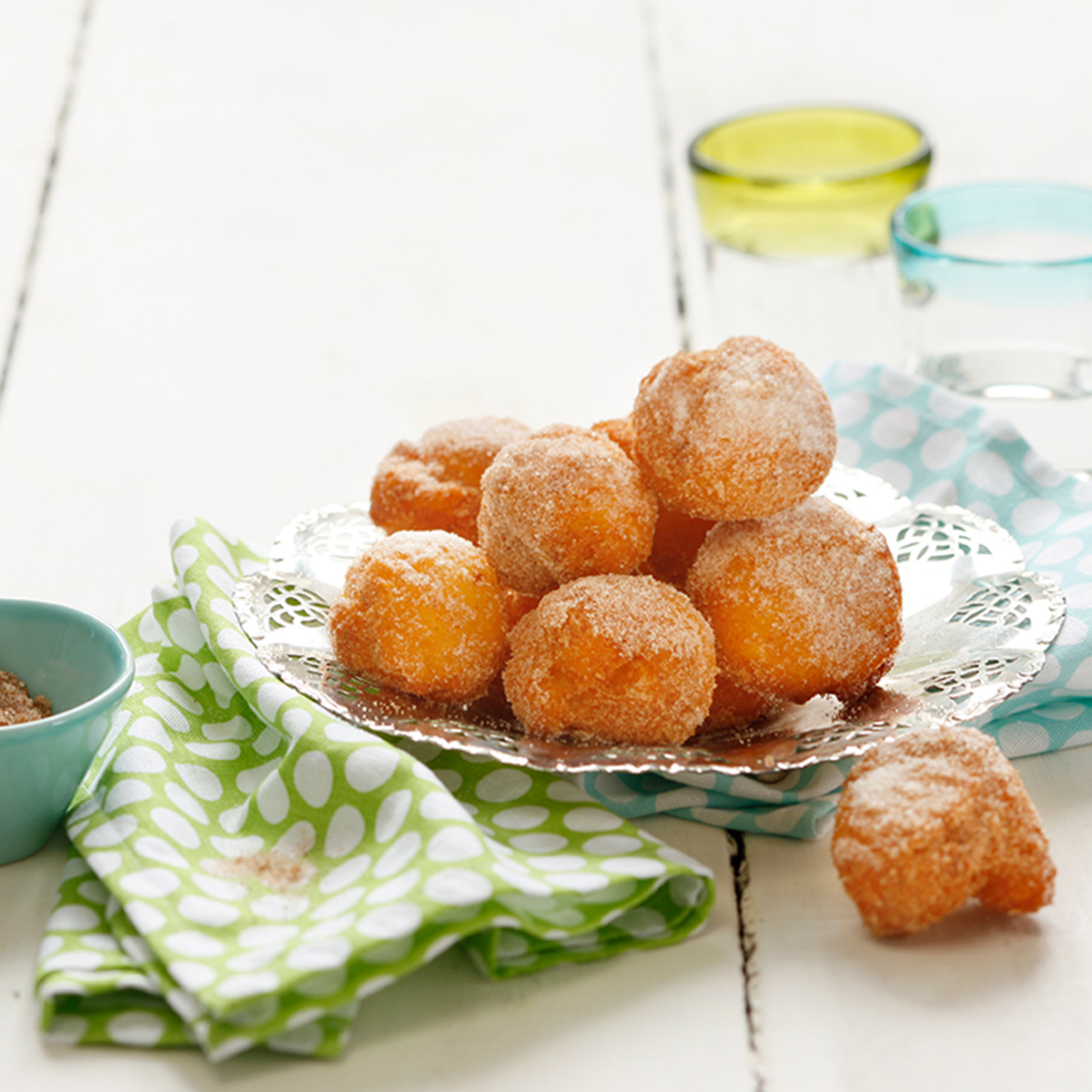 Bild zu Topfenbällchen mit Zimt & Zucker