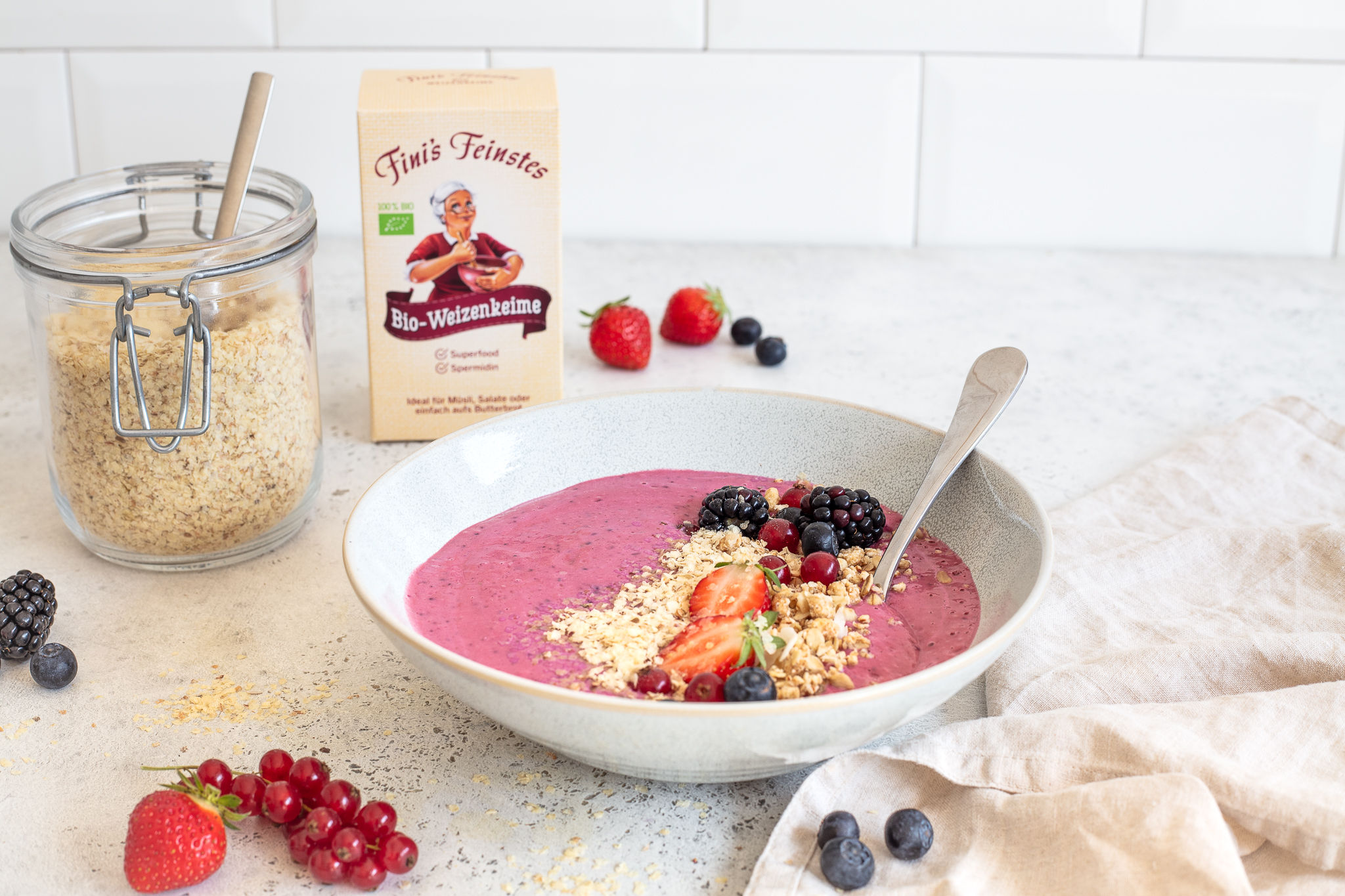 Bild zu Beerenjoghurt mit Weizenkeimen