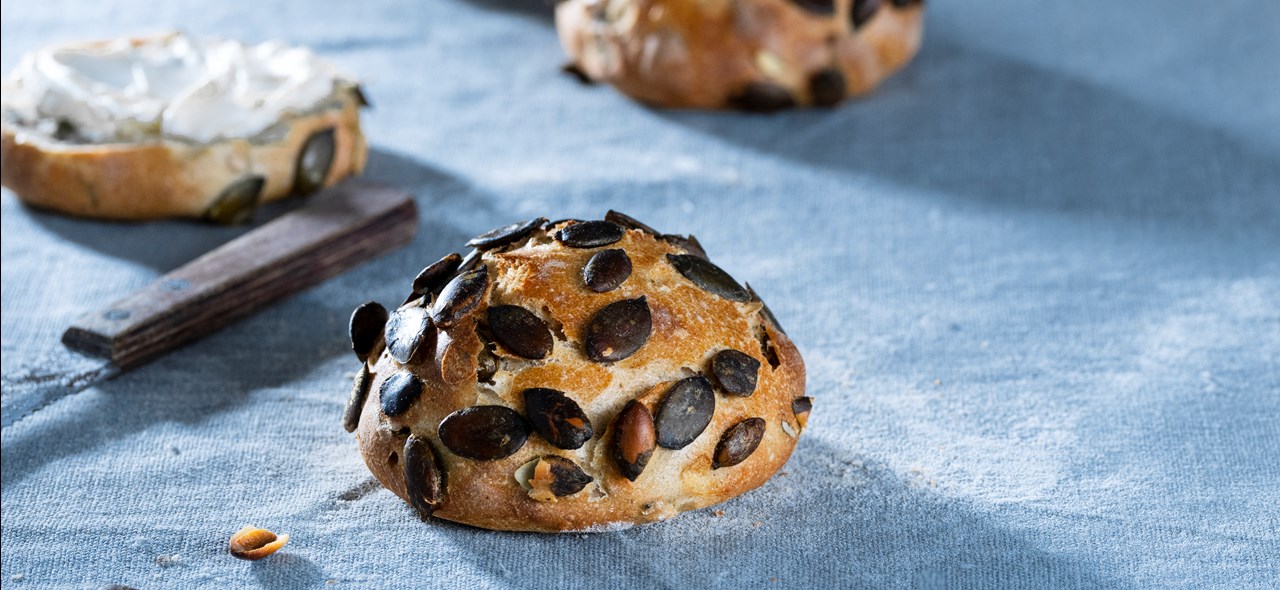 Bild zu Kürbiskernweckerl