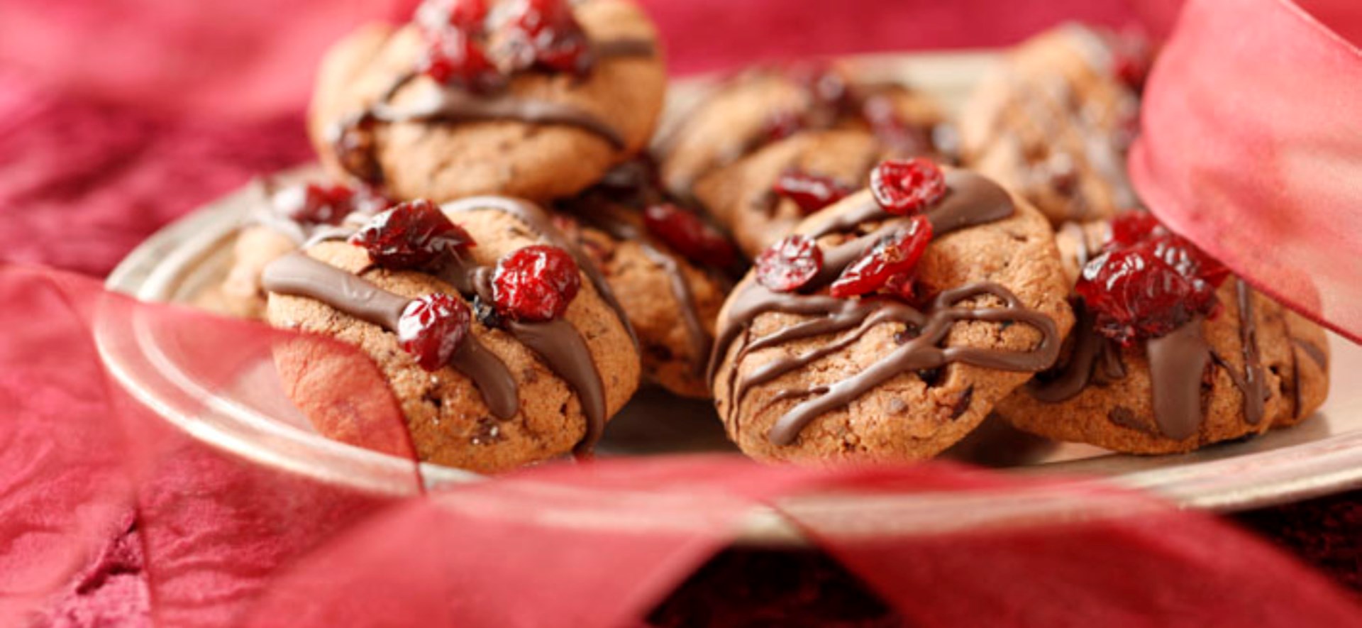 Bild zu Schoko-Cranberry-Cookies