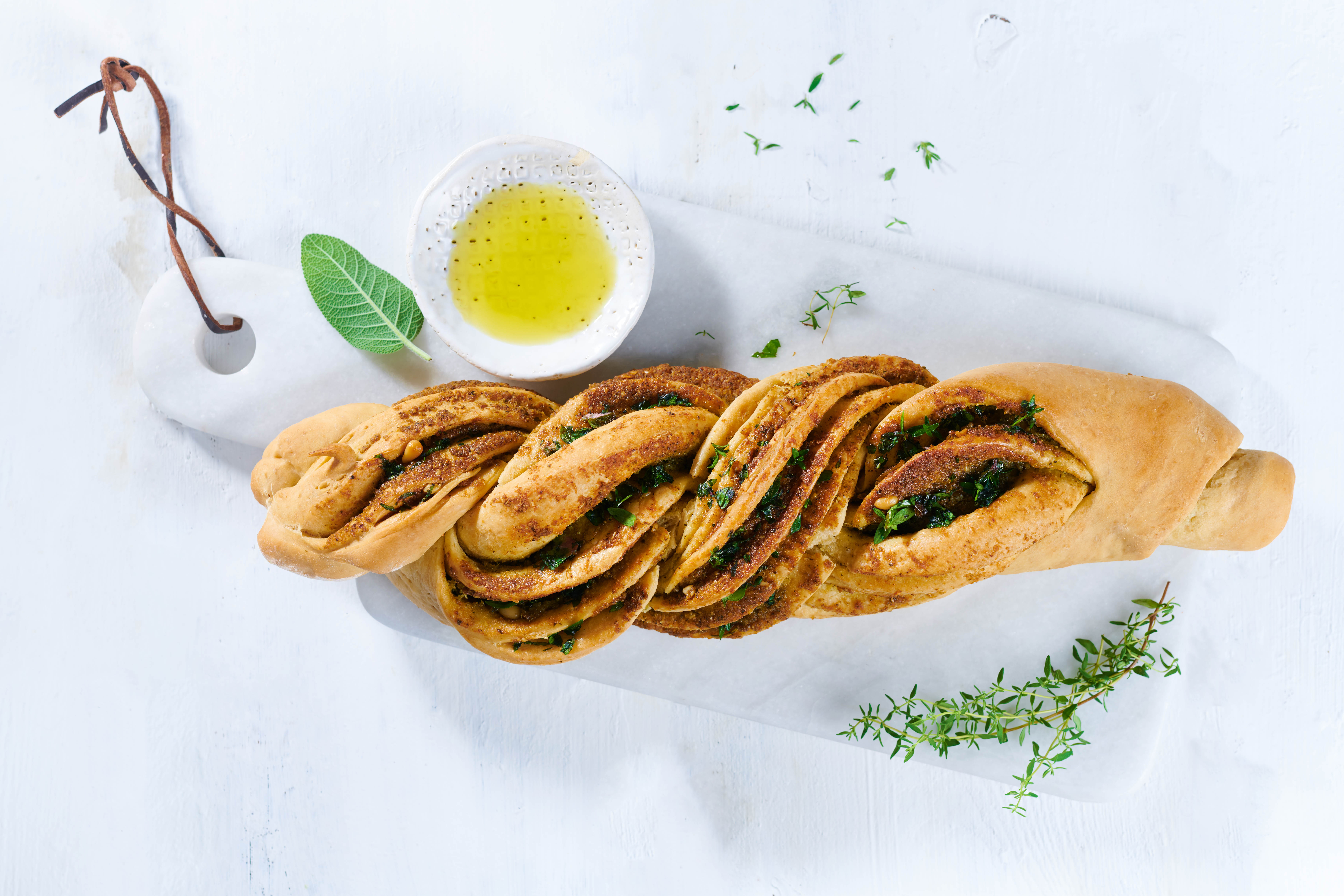 Bild zu Pikanter Dinkelstriezel