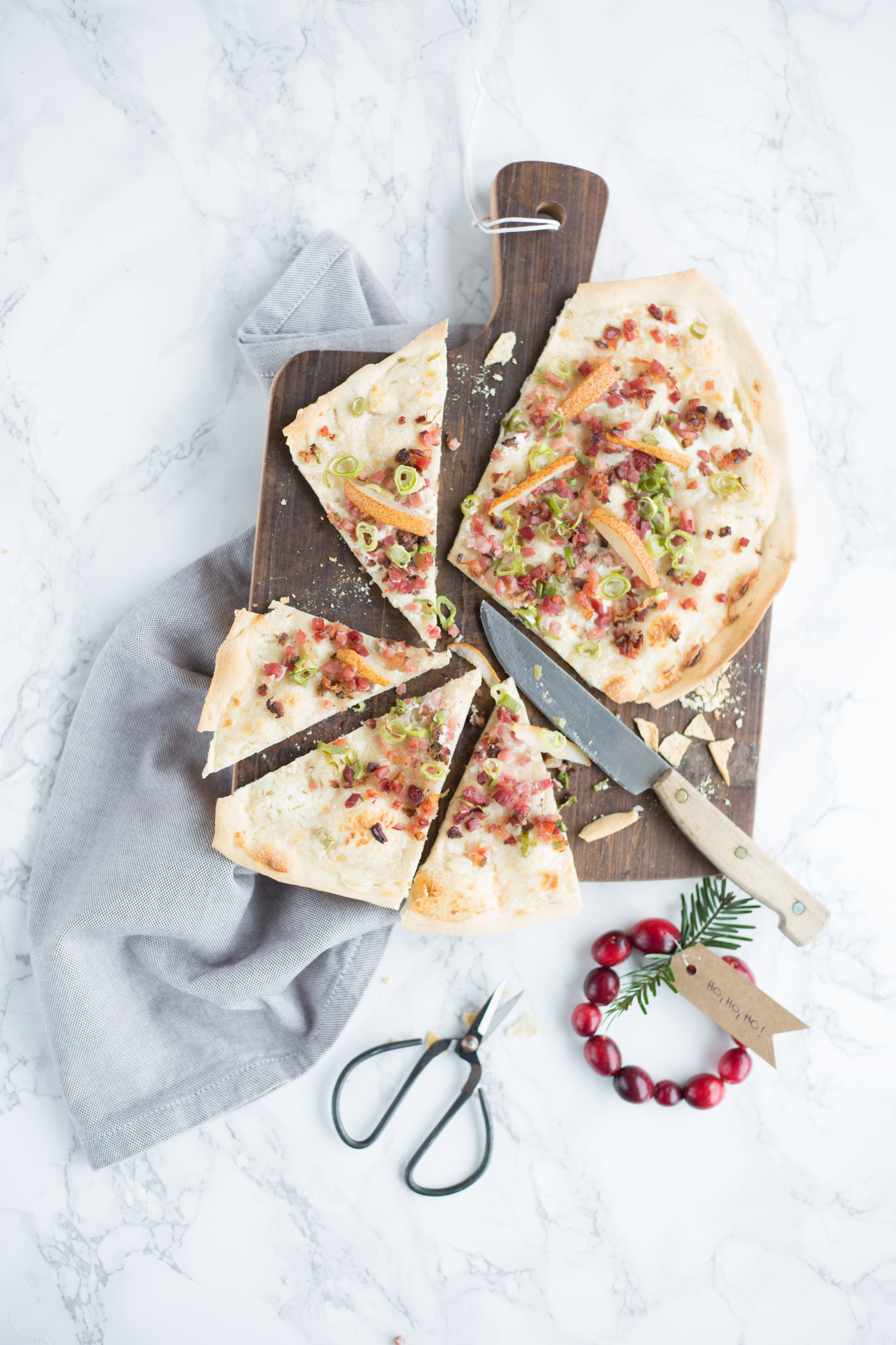 Bild zu Weihnachtlicher Flammkuchen