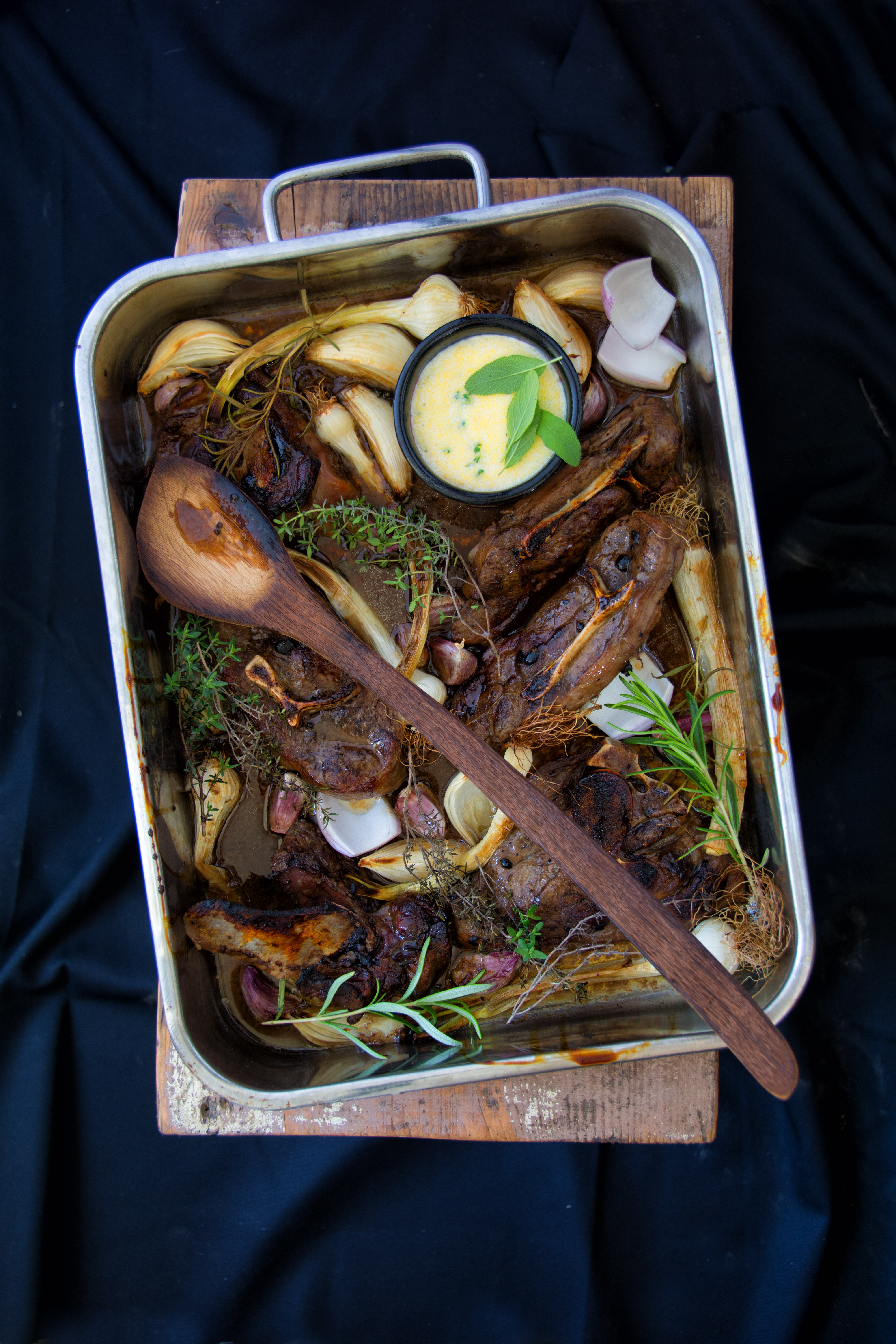 Bild zu Lamm mit Knoblauch und Kräuterpolenta