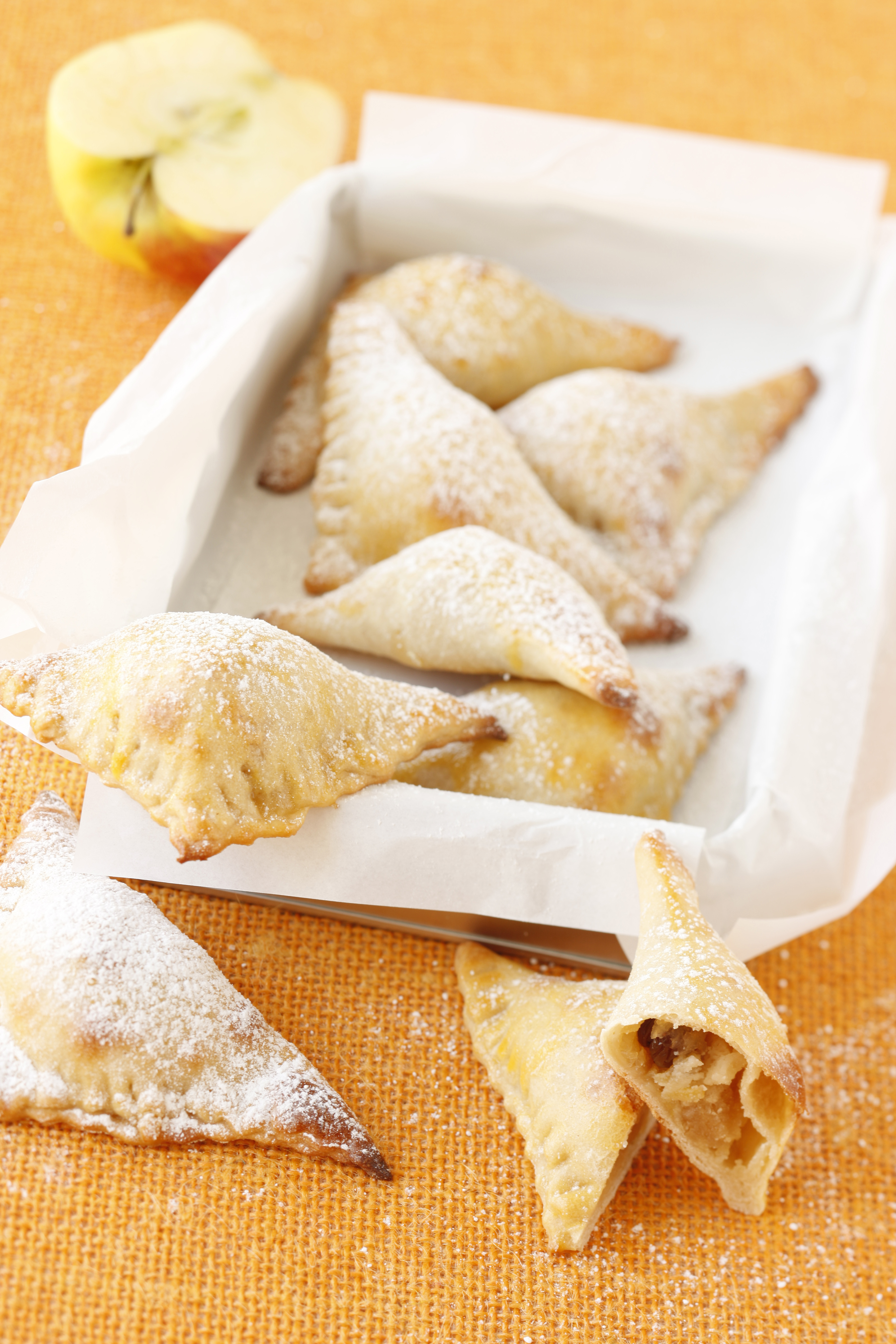 Bild zu Topfenecken mit Apfel-Marzipan-Fülle