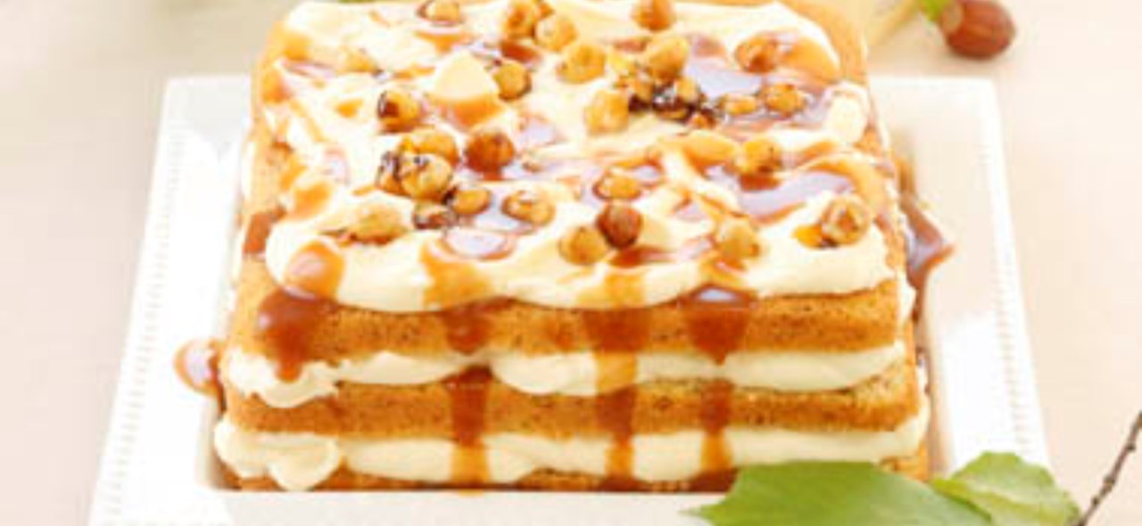 Bild zu Karamell-Haselnusskuchen