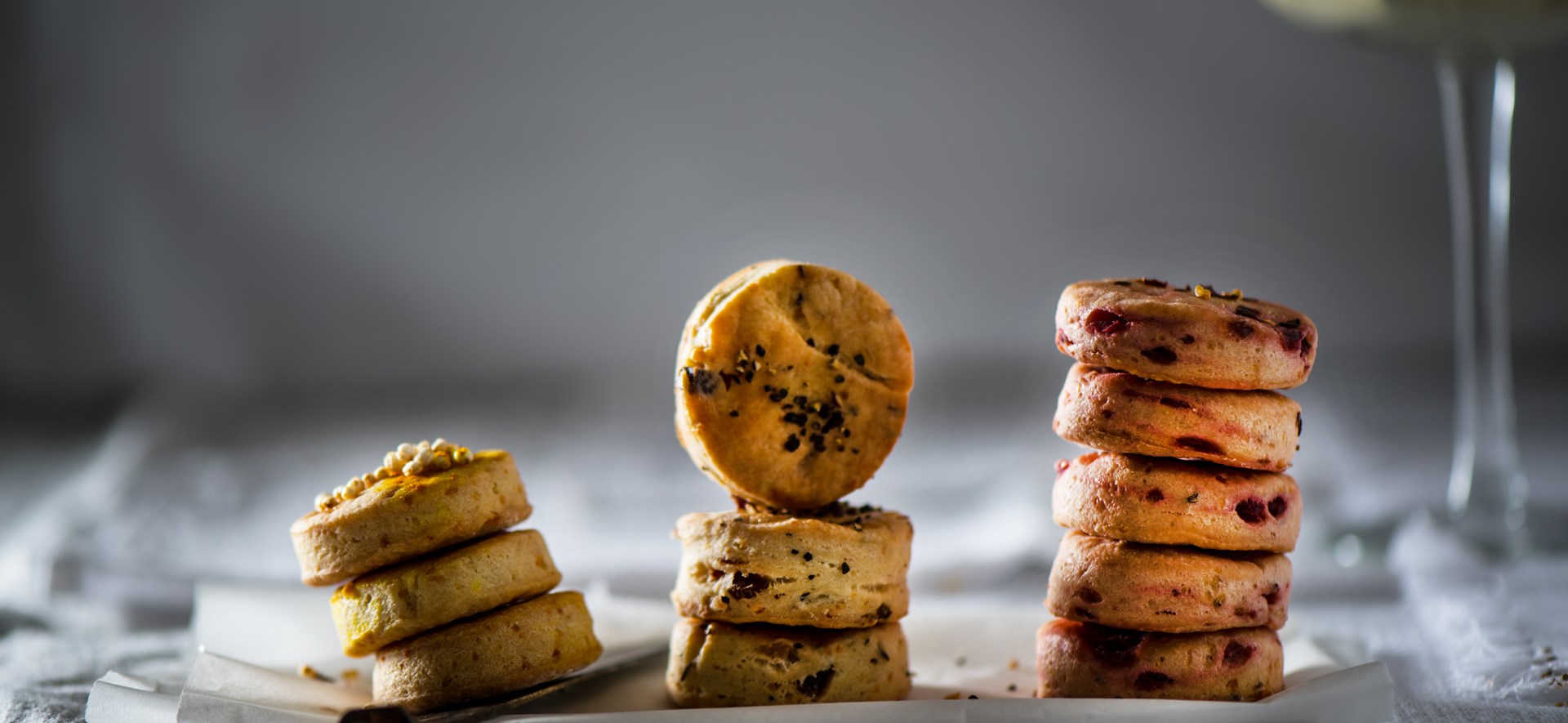 Bild zu Dreierlei Silvestersnack mit Parmesan, Rote Rübe & Speck