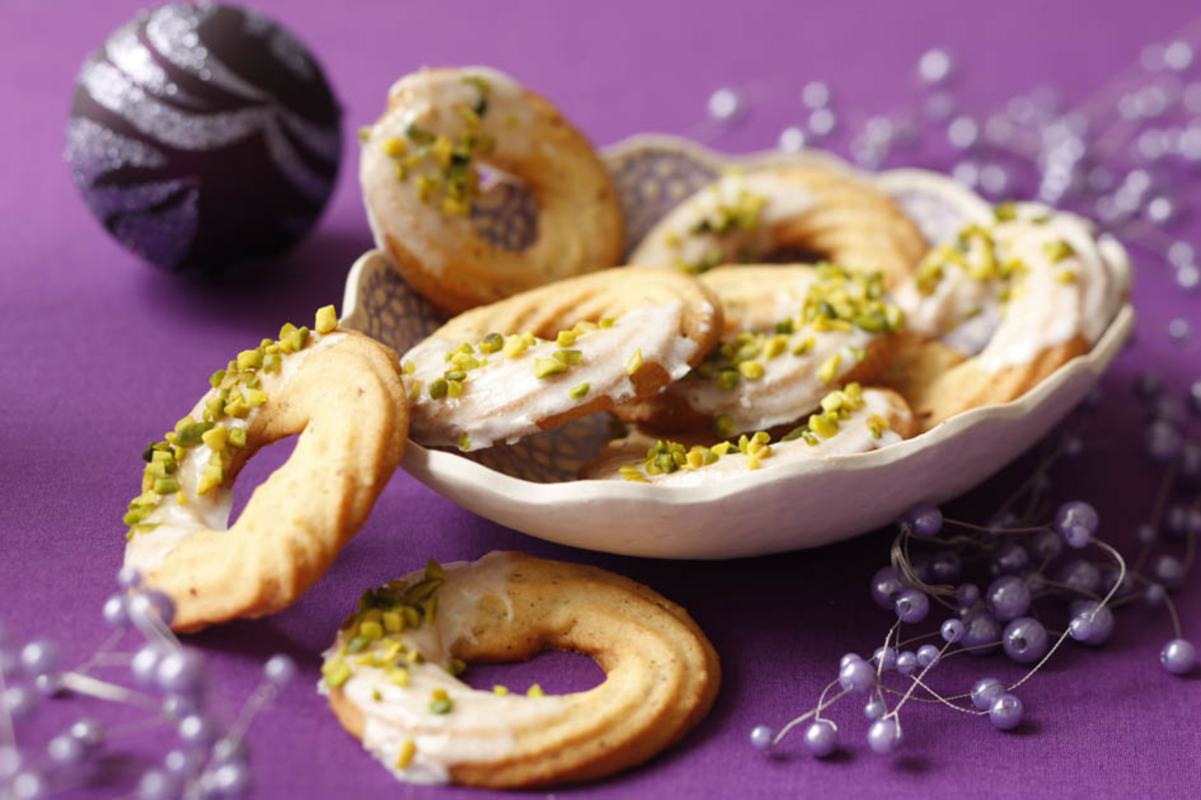 Bild zu Pistazienringe (Spritzbäckerei)