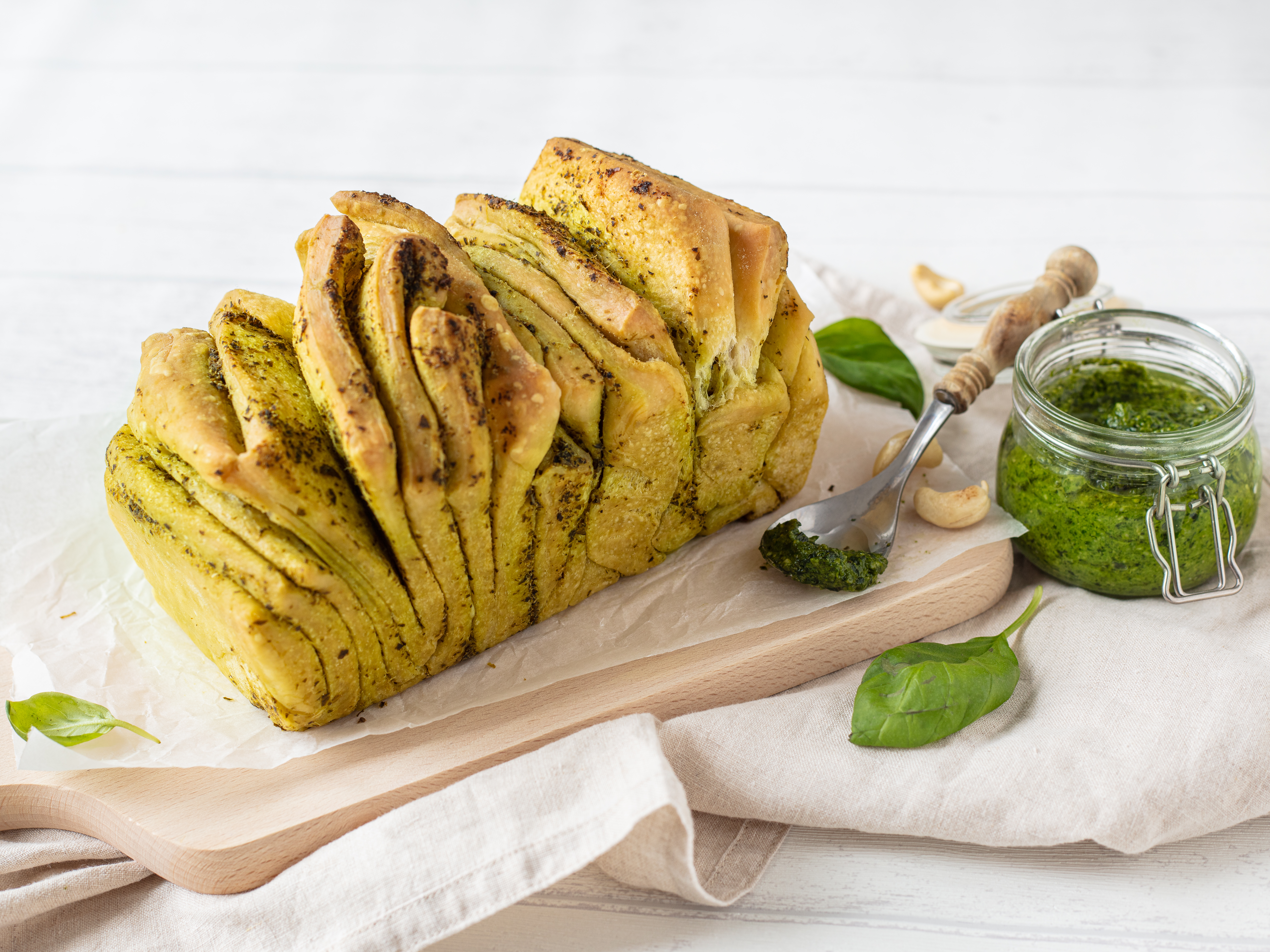 Bild zu Pesto-Zupfbrot
