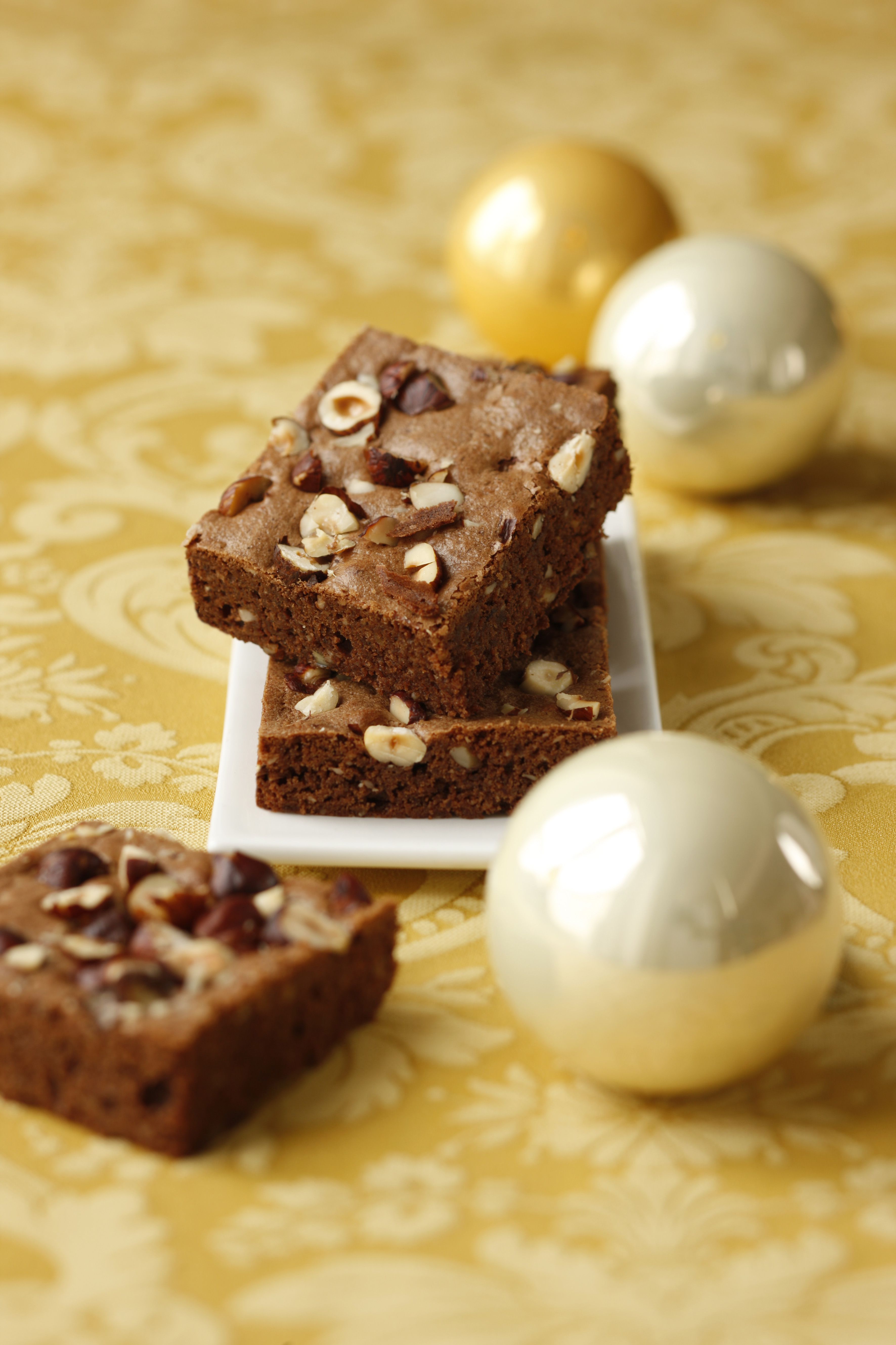 Bild zu Haselnuss-Gewürzbrownies