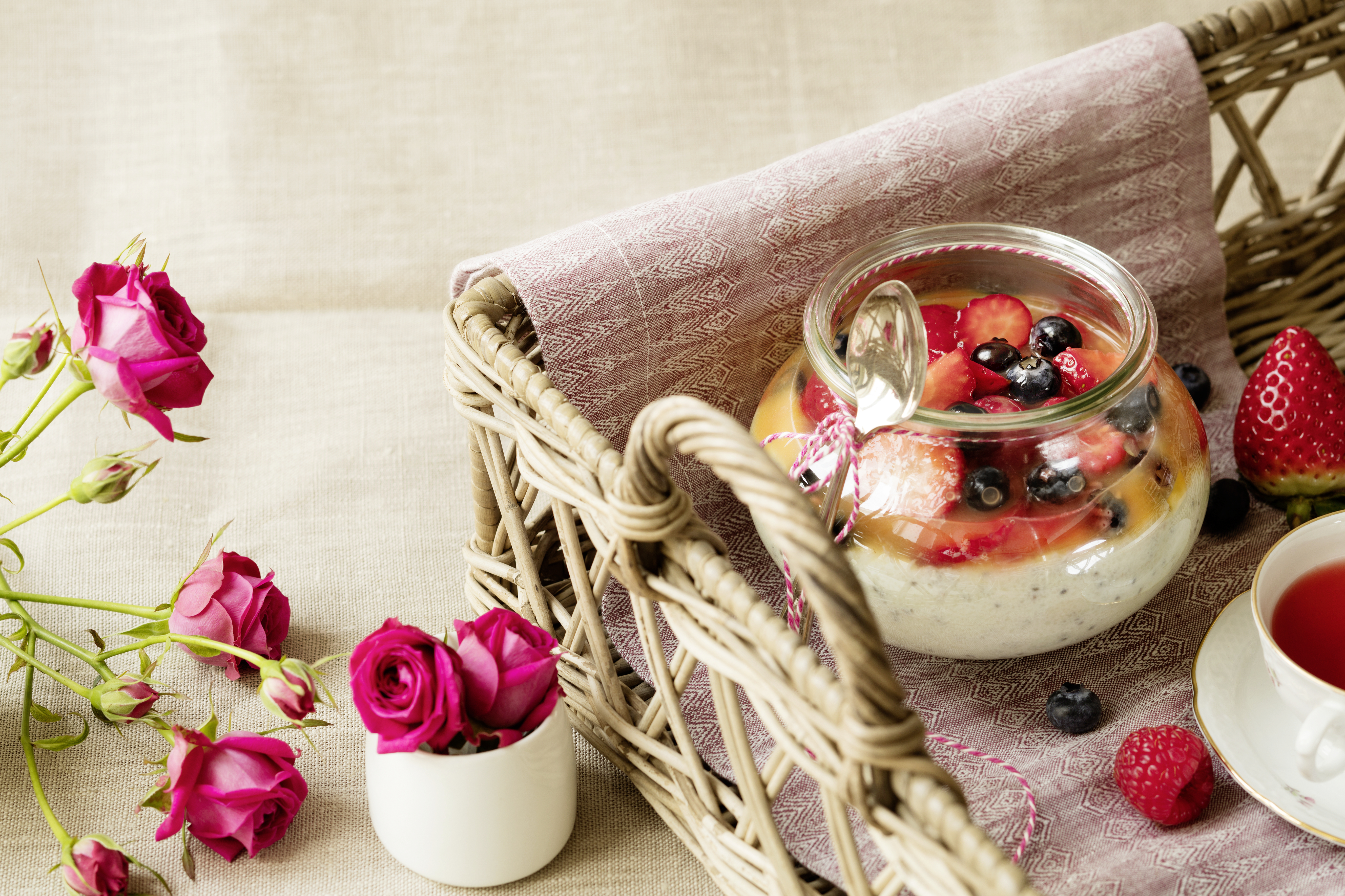 Bild zu Grießbrei mit Chia-Samen und Beeren