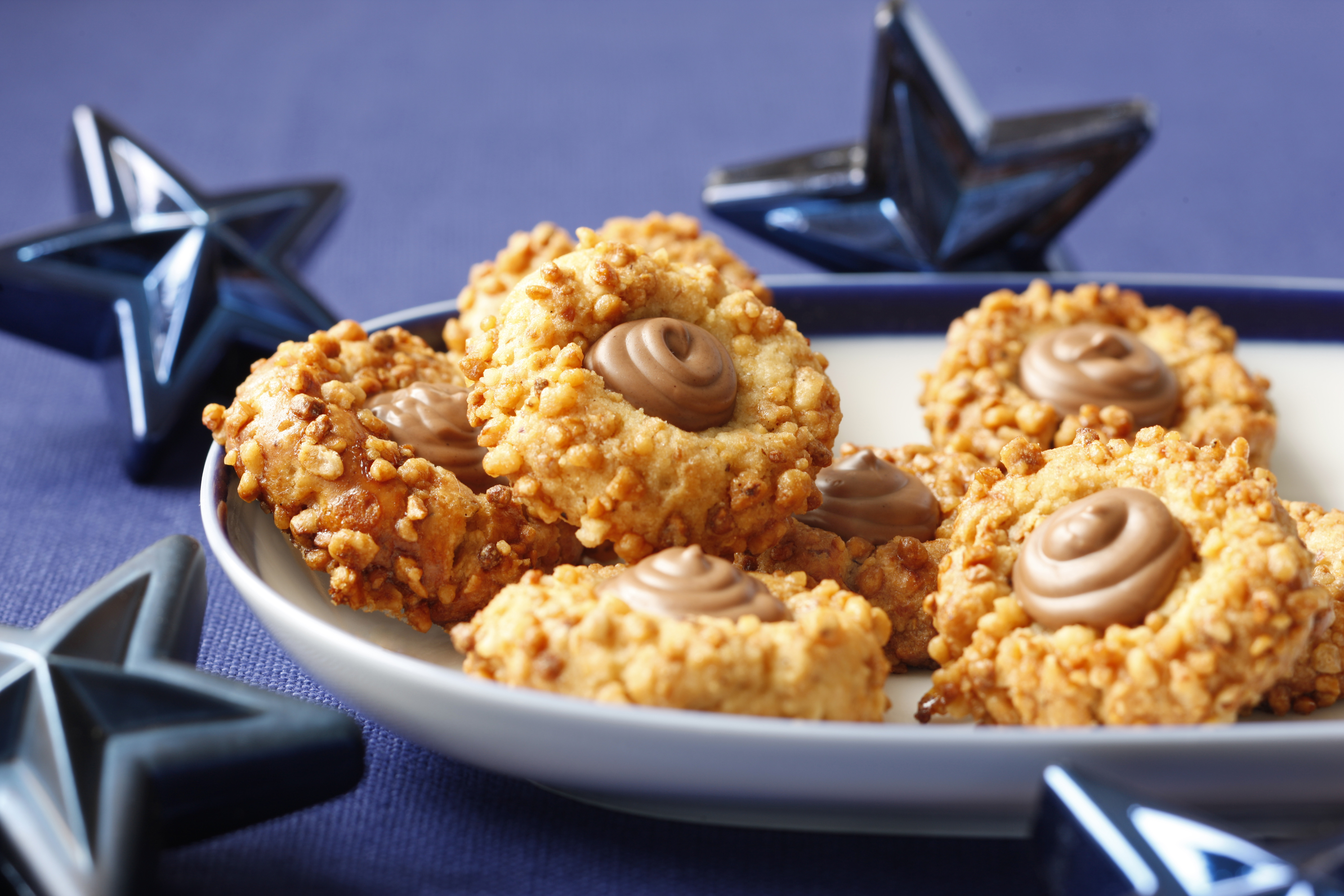 Bild zu Husarenkrapferl mit Nougat-Füllung