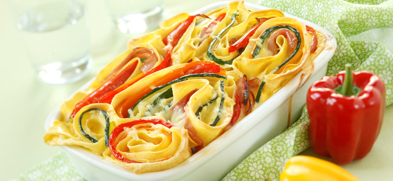 Bild zu Nudelauflauf mit Schinken und Gemüse