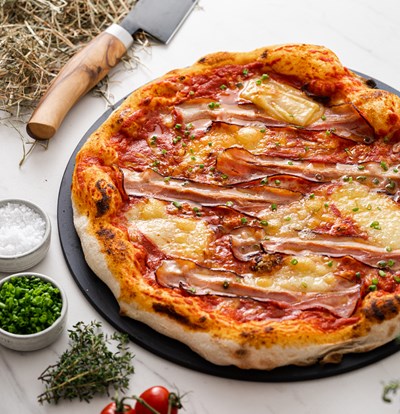 Bild zu Pizza mit Tiroler Speck