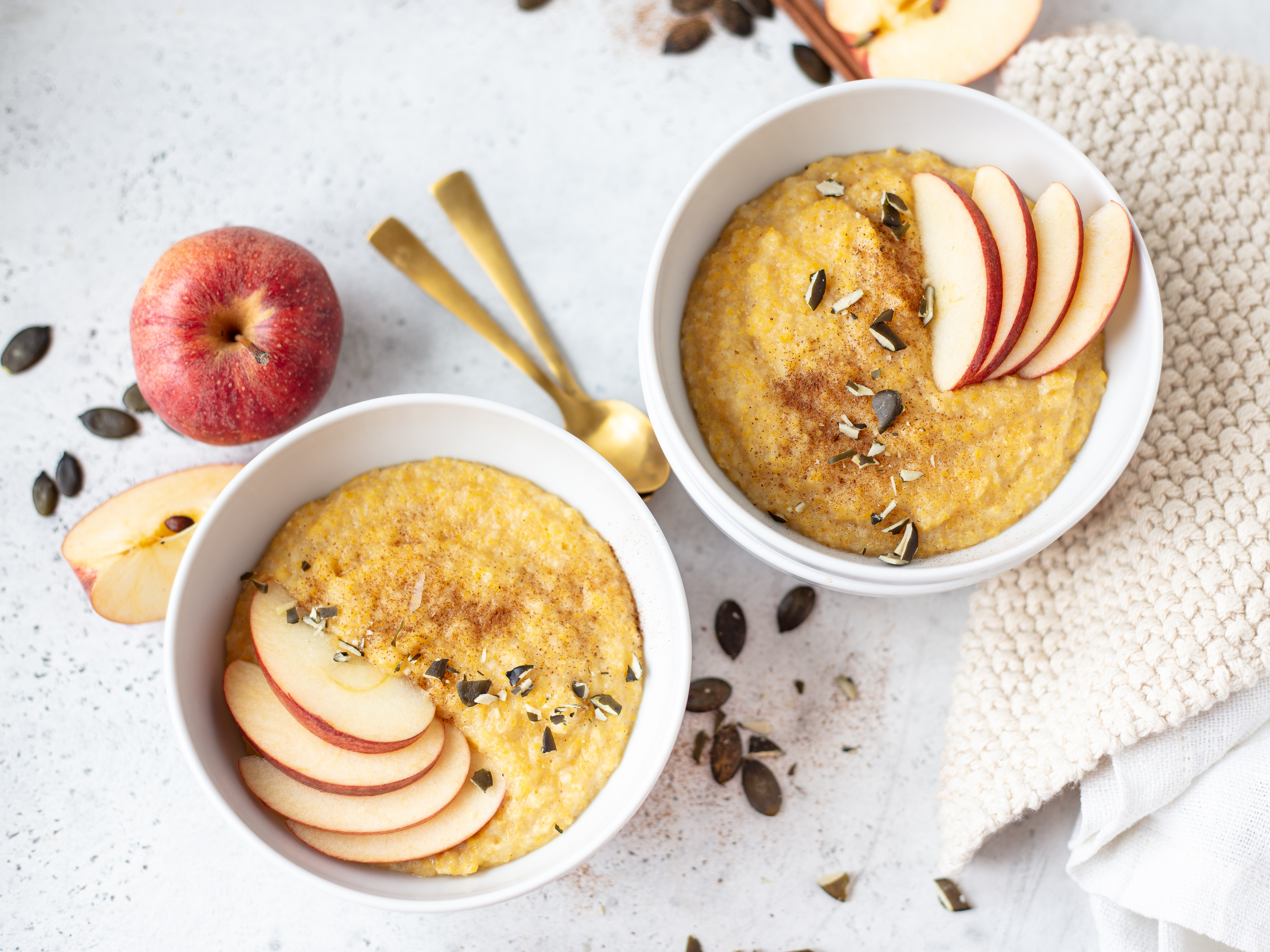 Bild zu Polenta-Apfel Bowl