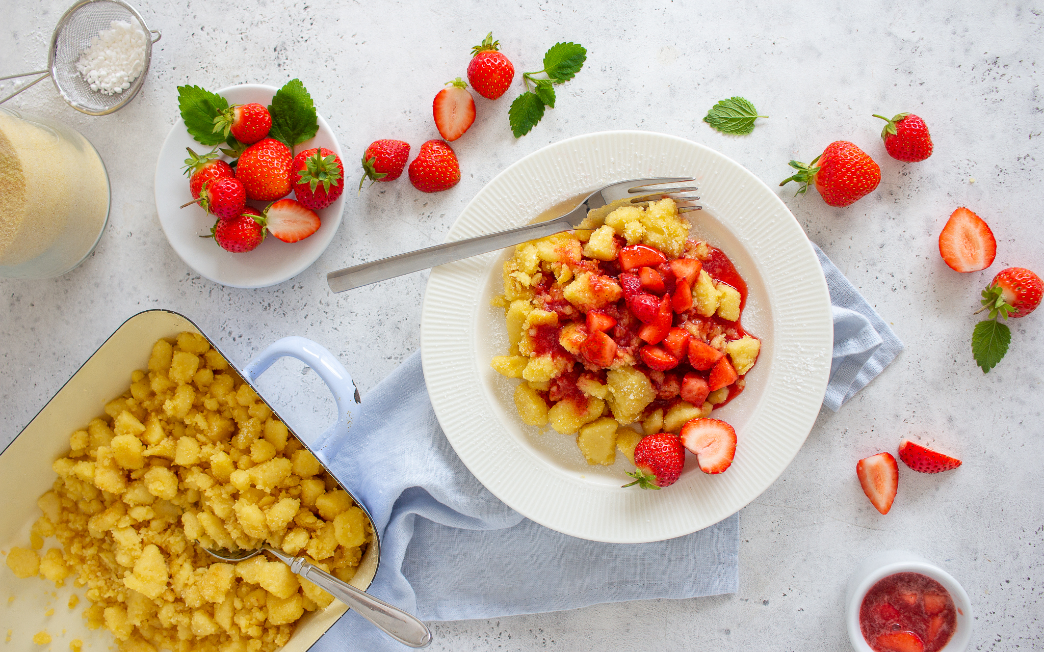 Bild zu Grießschmarren mit Erdbeersauce