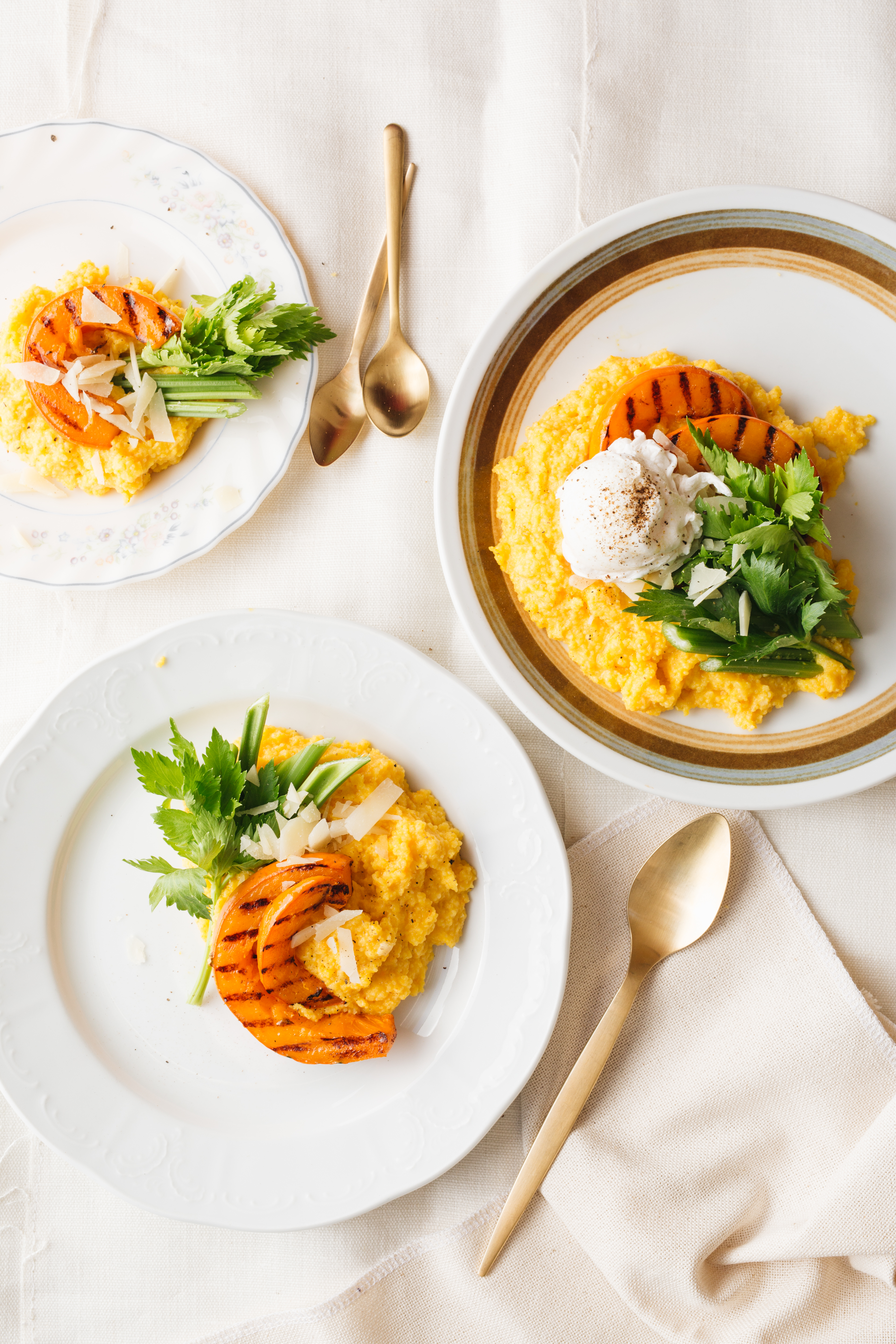 Bild zu Herbstliche Kürbis-Polenta-Bowl