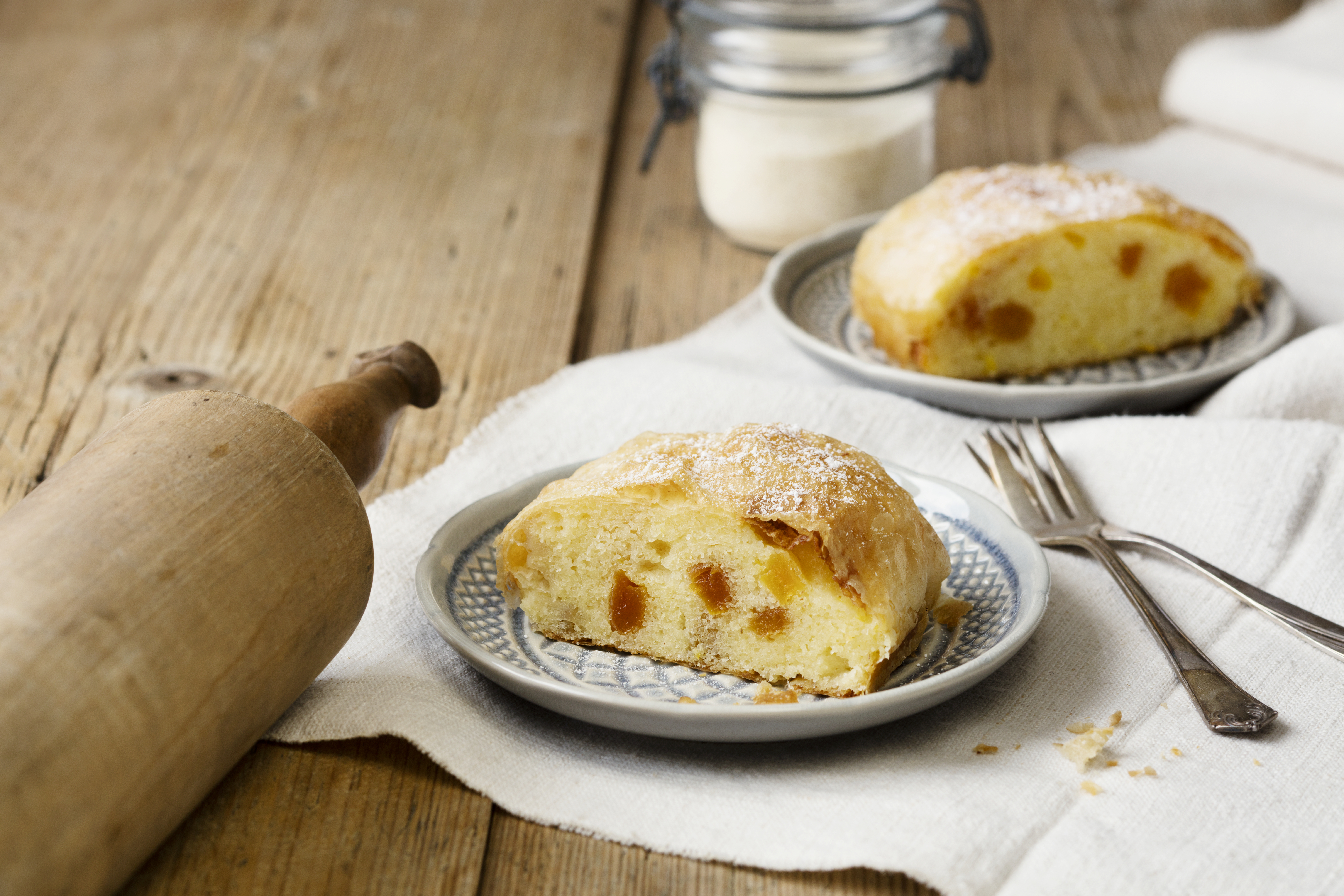 Bild zu Grießstrudel mit getrockneten Marillen