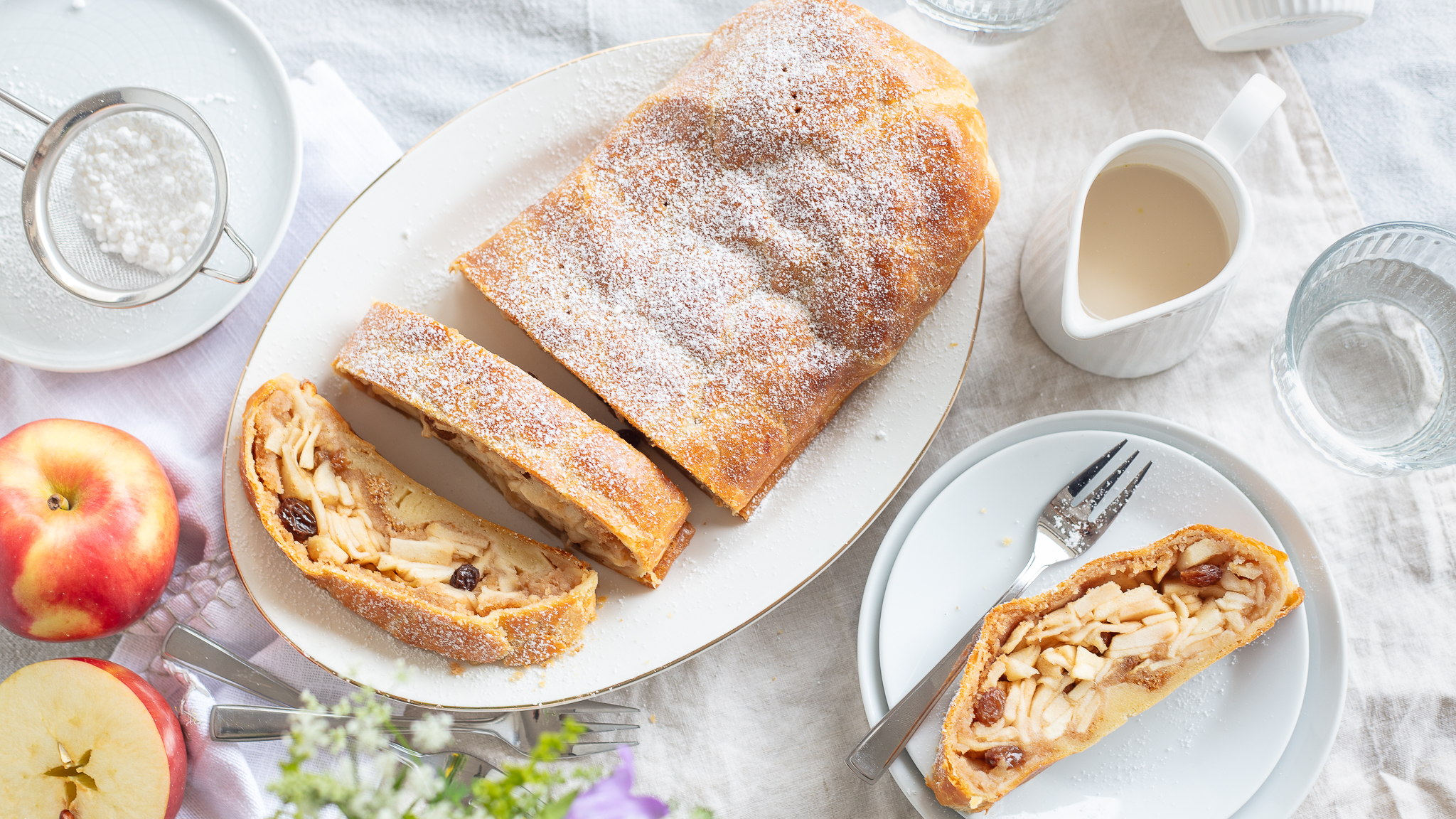 Bild zu Apfelstrudel aus Topfenbutterteig