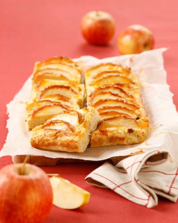 Bild zu Topfen-Grießkuchen mit Äpfeln