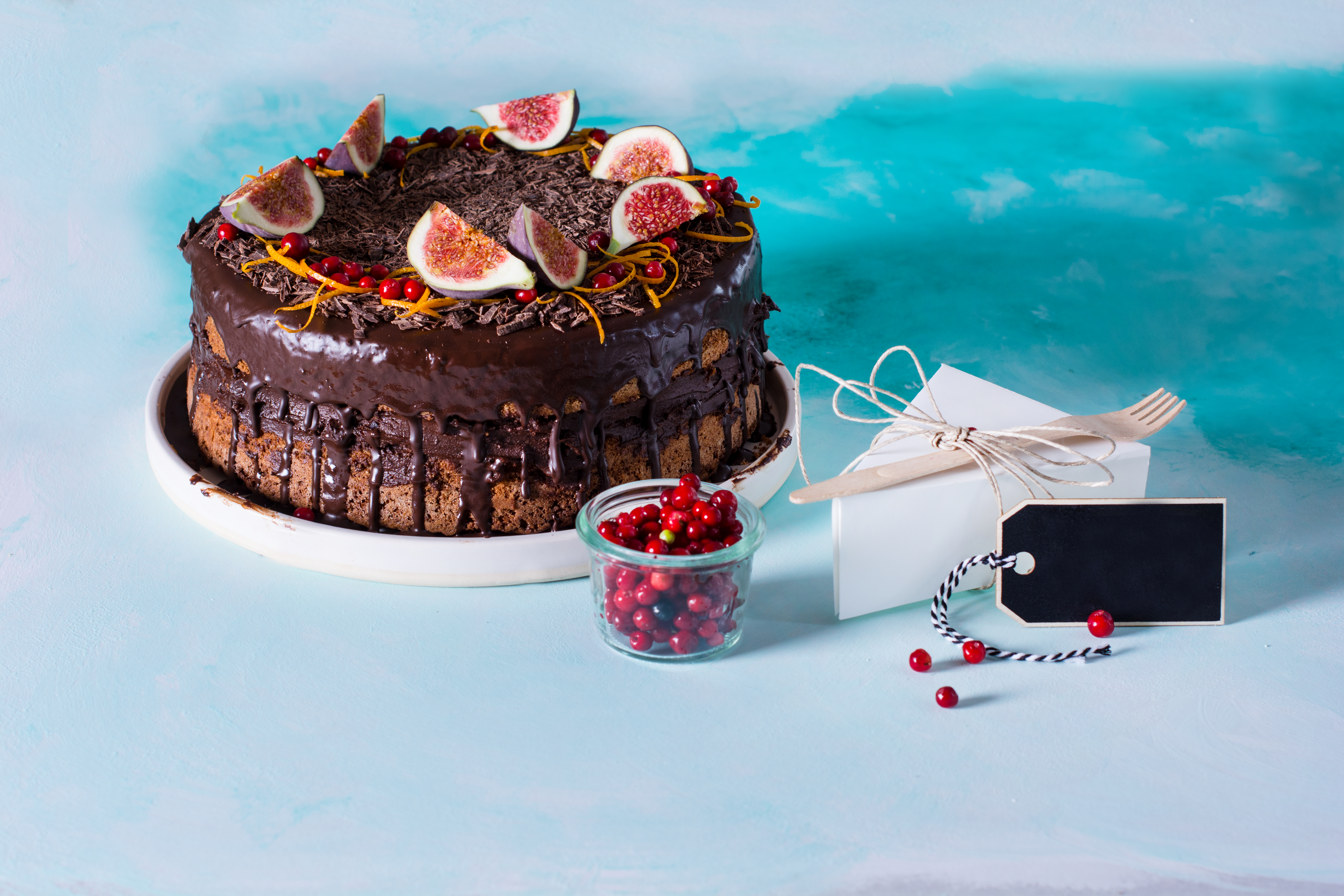 Bild zu Schokoladentorte mit frischen Feigen