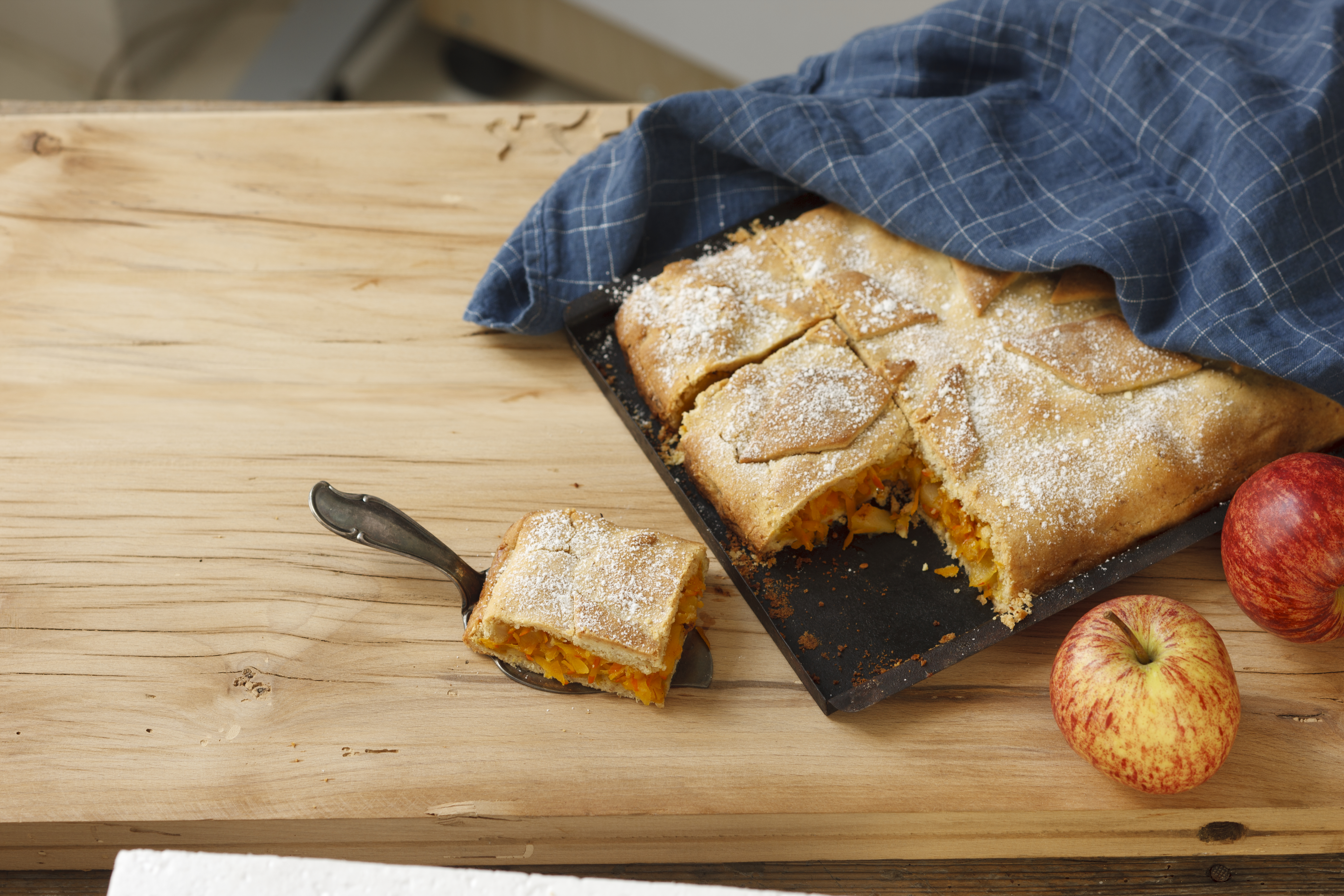 Bild zu Gedeckter Apfel-Kürbis-Kuchen