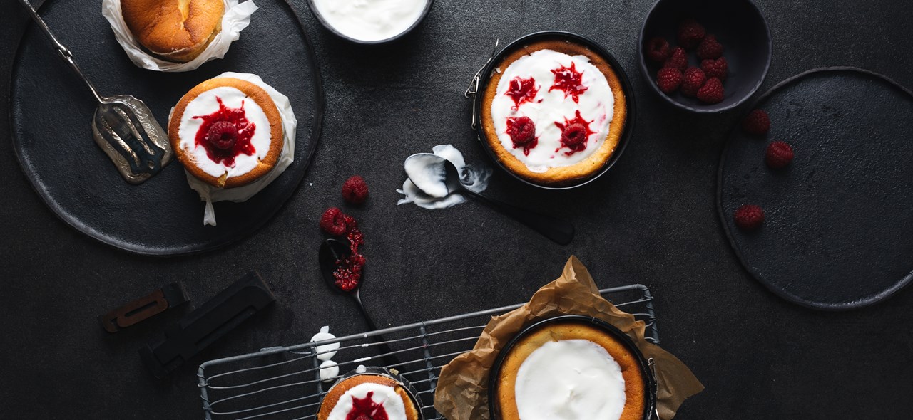 Bild zu Topfentorte mit Himbeeren