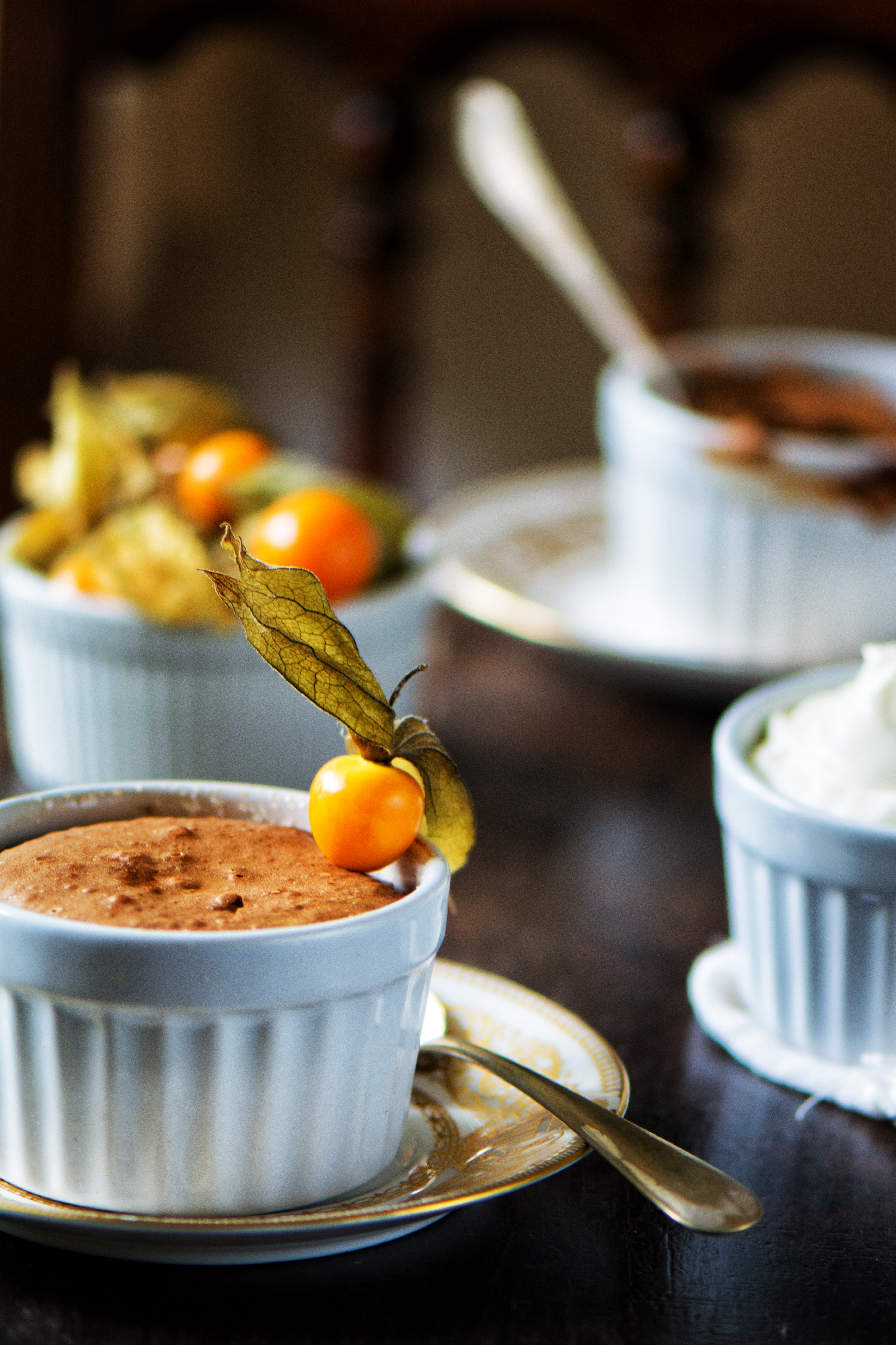 Chili-Schoko-Soufflé mit Physalis Rezept | Fini´s Feinstes