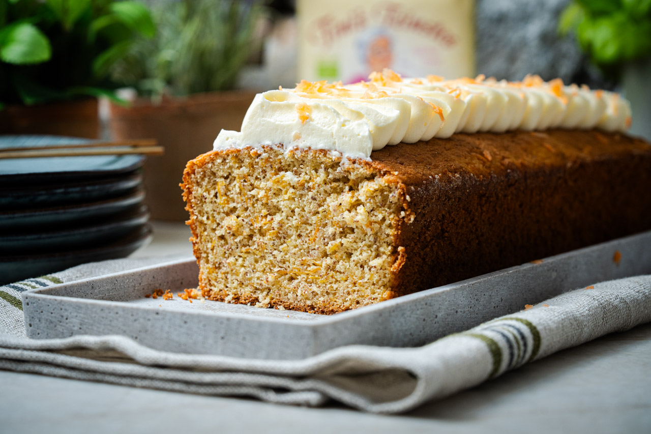 Bild zu Karottenkuchen mit Frosting 