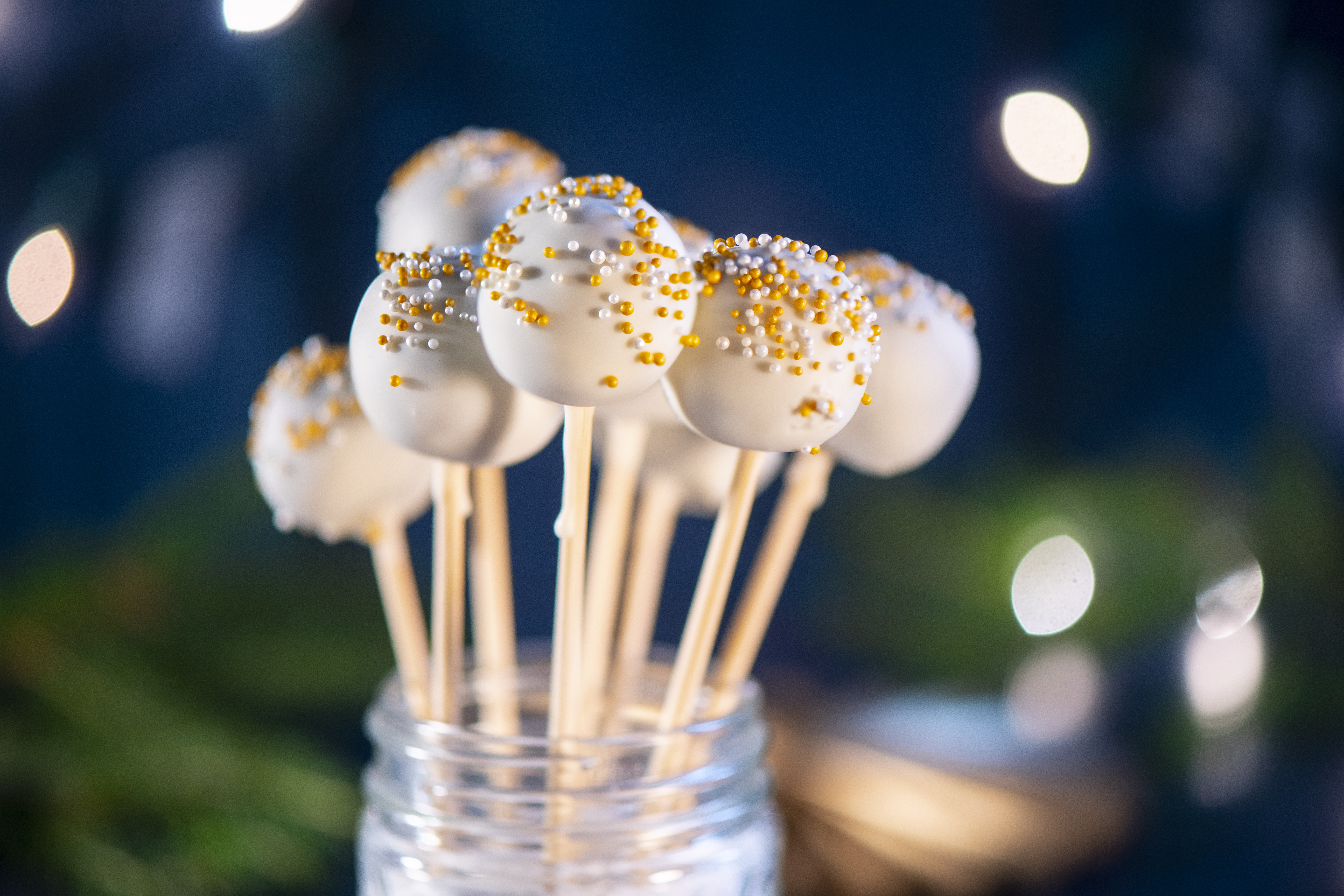 Bild zu Weihnachtskugeln am Stiel