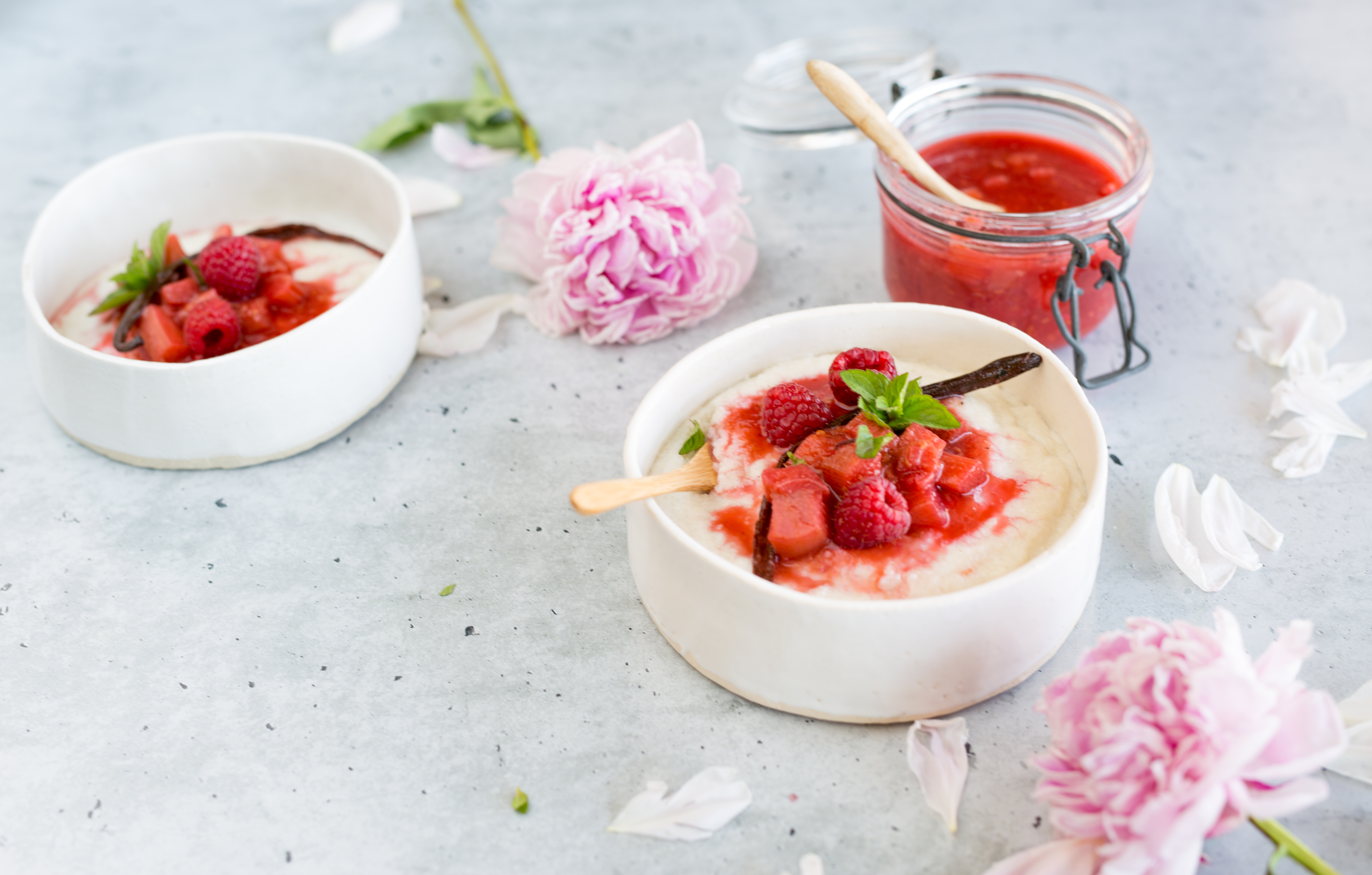 Kokos Griess Bowl Mit Rhabarber Himbeeren Kompott Rezept Fini S Feinstes 