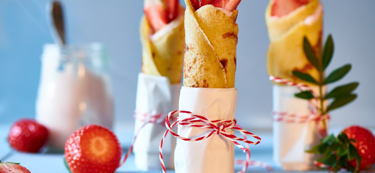 Bild zu Palatschinken-Wraps mit Erdbeer-Topfencreme