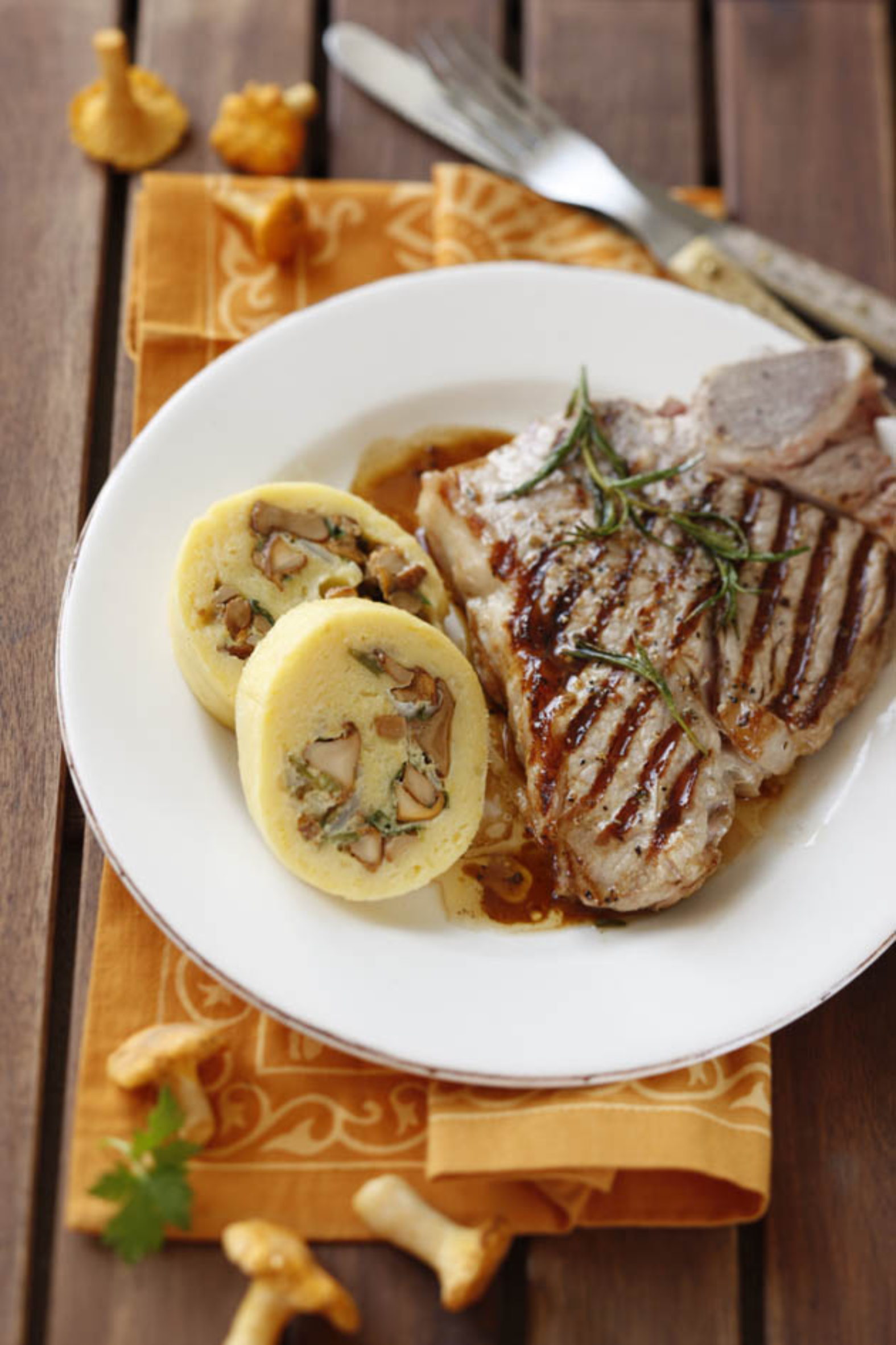 Kalbskotelette mit gefüllter Erdäpfelroulade Rezept | Fini´s Feinstes