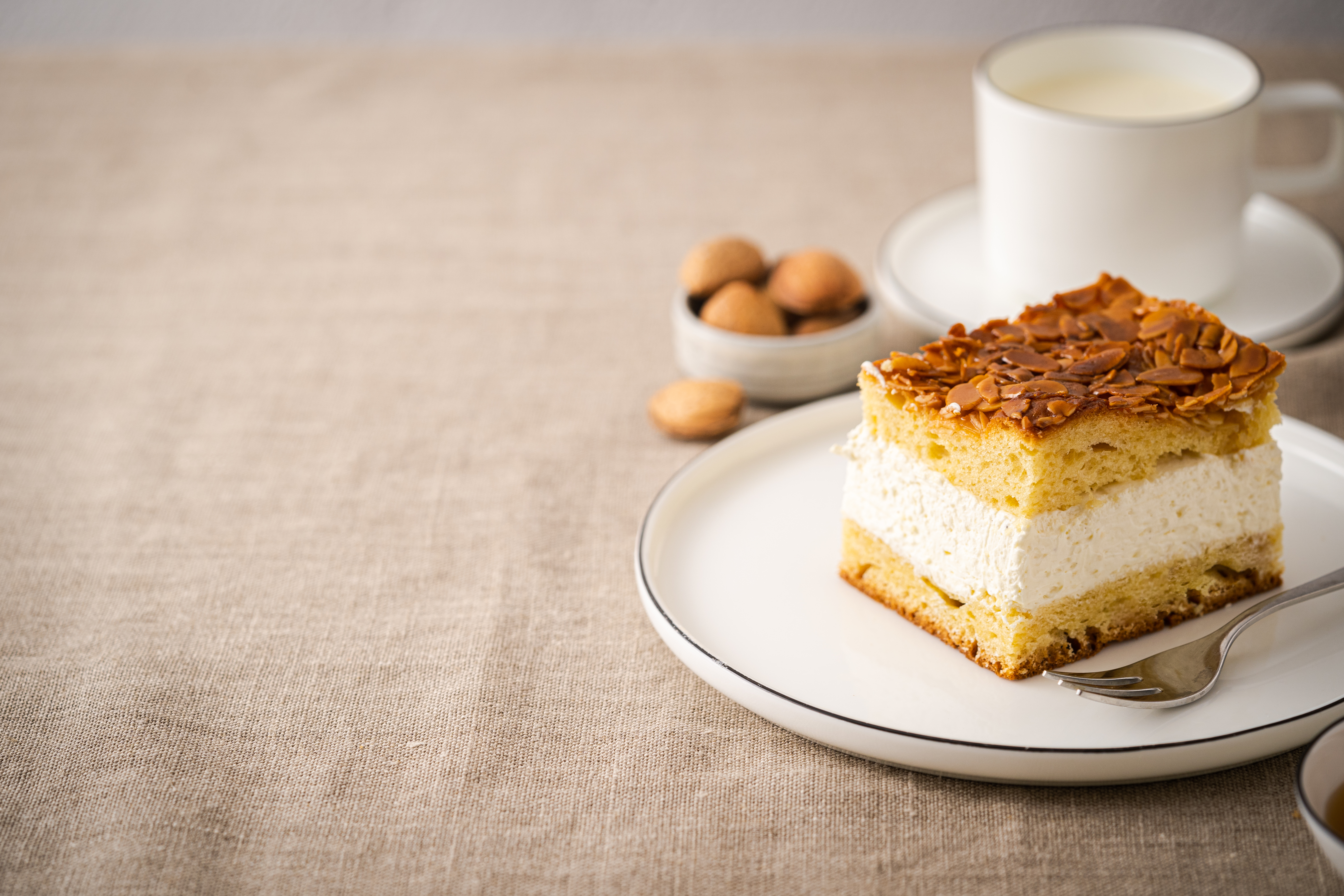 Bild zu Vollkorn Bienenstich